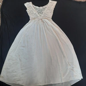 VINTAGE Victoria Secret abito slip pizzo top V retro lunghezza intera taglia L bianco avorio - Foto 1 di 10
