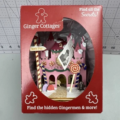 姜屋圣诞老人魔法城堡木制圣诞树村装饰品 — 第 1/4 张图片