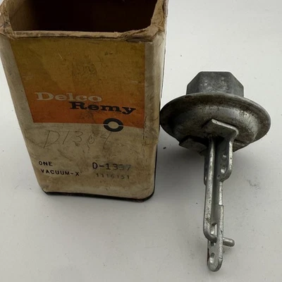 DELCO REMY #1116151 OEM NOS VACUUM ADVANCE CHAMBER 1959 BUICK VEHICLES V8 ENG - Image 1 of 3