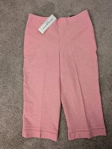 Alfred Dunner Women's Petite Capri Pull On Pink Eyelet Design Size 12P NWT - Picture 1 of 13