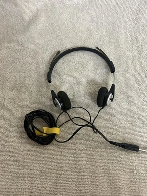 Auriculares estéreo Realistic Nova 50 vintage con enchufe de 1/4 pulgada y cabezal ajustable Foto 1 de 4