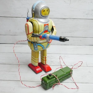 Vintage SPACE MAN Wired Remote Control Tin Toy Litho  Battery Operated Working - Picture 1 of 10