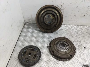 VOLKSWAGEN POLO 9N3 MATCH 2008 FLYWHEEL & PRESSURE PLATE - Picture 1 of 8