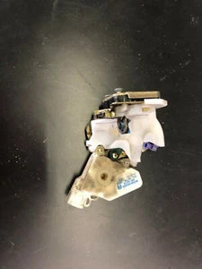 2000 2001 Infiniti I30 Right Rear Door Lock Actuator 02 03 04 I35 - Picture 1 of 4