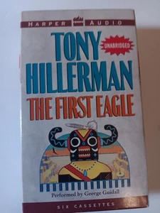 Tony Hillerman The First Eagle Performed By George Guidall 6 Audio Cassette - Foto 1 di 3