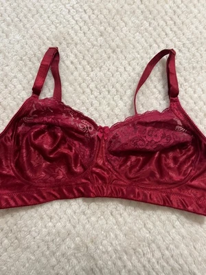 Sujetador Mujer Inalámbrico Cobertura Completa Lilyette Talla 40C Color Rojo Usado en Excelente Condición Foto 1 de 4