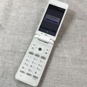 KYOCERA GRATINA 4G KYF31 DESBLOQUEADO ANDROID TELÉFONO PLEGABLE SIM libre - Imagen 1 de 3