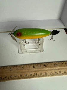 Vintage B&W Wooden Twin Prop Topwater Angelköder grün gelb - Bild 1 von 6