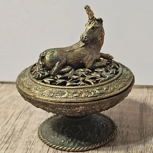 Räuchergefäß Messing Einhorn mit Fuß und ausgeschnittenen Blättern auf Deckel - Bild 1 von 12