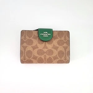 Coach CW789 Portafoglio Medio Angolare Zip Firma Bifold Tan Trifoglio Clutch - Foto 1 di 7