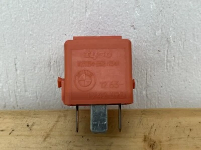 04-07 BMW E60 530i 525i 550i SALMON RED RELAY 12631742690 OEM - Image 1 of 4