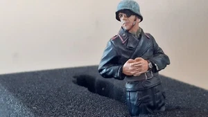 Thomas Gunn King and country ww2 German Tank Crew Commander Boxed Tc3 S3 - Picture 1 of 7