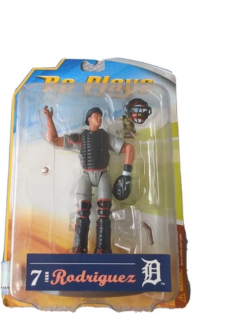 #7 Ivan Rodriguez Replays Figurine Cover