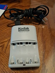 Kodak K6100 NI-MH Battery Charger for AA AAA Batteries 1 Hour Charger - Picture 1 of 2