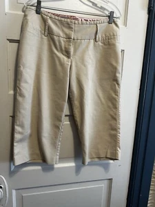 STUDIO Y KHAKI CAPRI LONG SHORTS Junior 9/10 - Picture 1 of 15