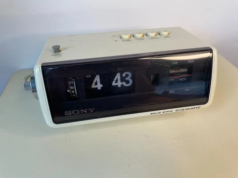 Vintage Sony 8FC-100W Flip Alarm Clock AM FM Radio White Partially Functions Cover