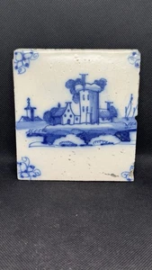 Antike Delfter blaue Fliese - Landschaft mit Turm und Häusern 13x12 cm - Bild 1 von 2