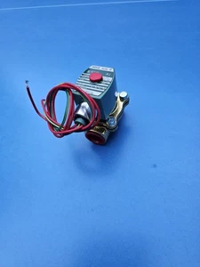 Electroválvula de latón ASCO 8210G009 3/4" 120V 2 vías 125 PSI - Imagen 1 de 8