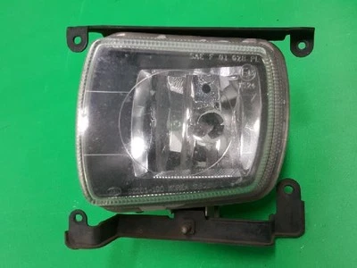Farol de neblina esquerdo 2007 KIA Rio New Pride 922011G000 - Imagem 1 de 4
