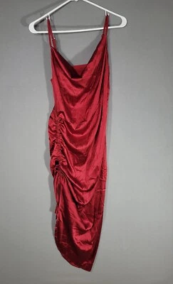 Vestido midi mediano LYANER para mujer con correa de espagueti satinado cuello capucha fruncido cóctel  Foto 1 de 4