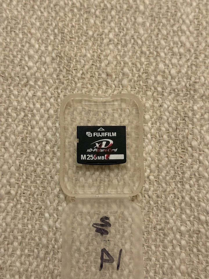 Fujifilm xD Picture Card 256MB Camera Memory Card (Fits Olympus) - Image 1 of 1