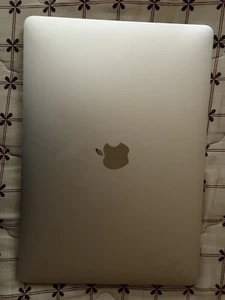 Apple MacBook Pro 13,3" (256GB SSD, Intel Core i5 8a generazione, 2,4 GHz, 8GB) - Afbeelding 1 van 4