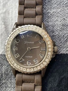 WOMENS GENEVA PLATINUM 6886 WATCH SILICONE BAND NEW BATTERY - Picture 1 of 4