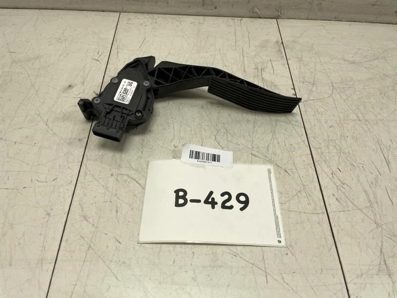 2011 BUICK REGAL CXL 加速器气体踏板 原始设备制造商 + — 第 1/4 张图片