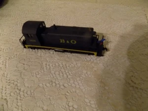 AHM Scala HO RSO ATEST Locomotiva Diesel Treno per Ferrovia B&O 8410. Molto bello - Foto 1 di 6