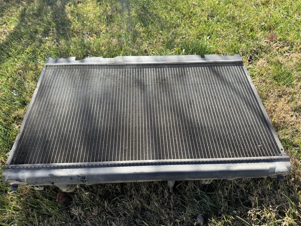 Toyota Camry 2002-2006 Radiator 2.4L Solara 2004-2008 Radiator 2.4L with Fan - Image 1 of 3