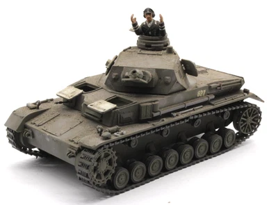 Kit Modelo Tanque 4 Bandai Escala 1:48 Segunda Guerra Mundial (Preconstruido Para Diorama) Foto 1 de 4