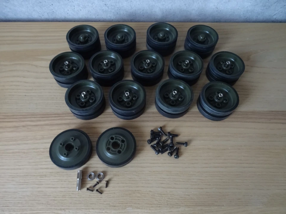 Tamiya Leopard 2A6, 2A7V, Laufrollen- Set mit Kugellagern, 1:16, viele Neuteile - Bild 1 von 4