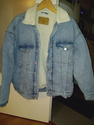 Damen Jeansjacke mit Fell gefüttert Größe S von H&M - Bild 1 von 3