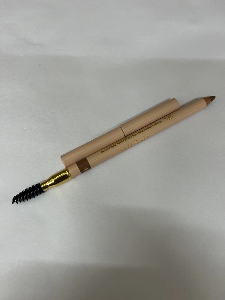 GUCCI  BROW SHAPING PENCIL WITH BRUSH SHADE 05 ~ AUBURN ~ FULL SIZE - Image 1 of 1