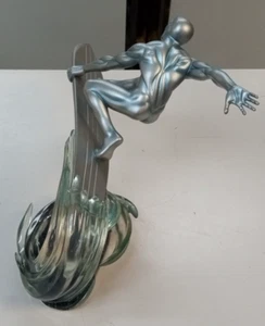 Marvel Milestones 2005 Silver Surfer Art Asylum Estatua Diamond Select 518/500 - Imagen 1 de 24