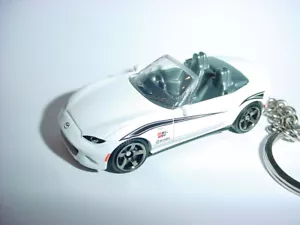 HOT 3D WHITE MAZDA MIATA MX-5 CUSTOM KEYCHAIN keyring key top down fun matchbox - Picture 1 of 4