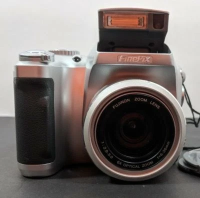 Fujifilm FinePix S Series S3100 4.0MP Digital SLR Camera - Silver - Image 1 of 4