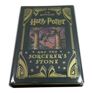 Harry Potter and the Sorcerer's Stone - Collector's Edition Hardcover Book Gold - Picture 1 of 3