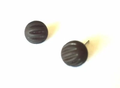 Aretes Lucite vintage mate redondos acanalados negros corrugados Foto 1 de 4