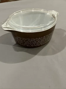 Pyrex Woodland Brown 475 B Casserole Dish w/Lid 2.5 Qt - Picture 1 of 6