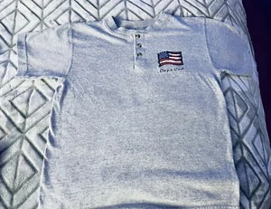 Cape Cod Henley T-Shirt YOUTH Unisex SIZE MEDIUM Gray - Picture 1 of 2