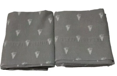 2 fundas de almohada de franela caseras grises y blancas.  20 X 30 Estándar/Queen Foto 1 de 4