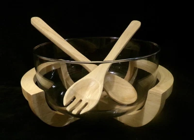 CLEAR GLASS SALAD BOWL w/SOLID BAMBOO CRADLE/STAND and UTENSILS - Image 1 of 4
