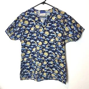 Crest Scrub Top Size XS 2 Pocket Short Sleeve Shirt Sun Moon Celestial Print - Picture 1 of 7