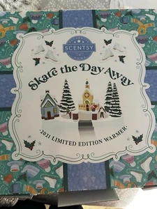 Scentsy Skate The Day Away Holiday 2021 Limited Edition Warmer In Box Never Used - Picture 1 of 24