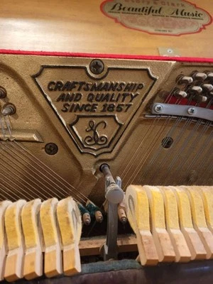 Piano Story & Clark, usado.  pero todavía en buen estado Foto 1 de 4