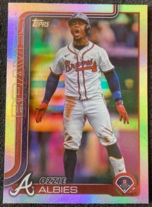 2025 Topps #364 Ozzie Albies RAINBOW Foil. Atlanta Braves - Foto 1 di 2