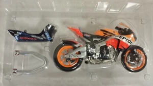 Nicky Hayden. Honda RC212V. Repsol Honda Team. MotoGP 2007. Minichamps 1/12. - Picture 1 of 5