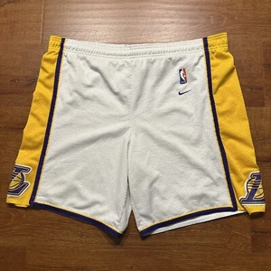 Vintage Los Angeles Lakers Nike Shorts Mens XL White NBA Embroidered Kobe 2000s - Picture 1 of 22