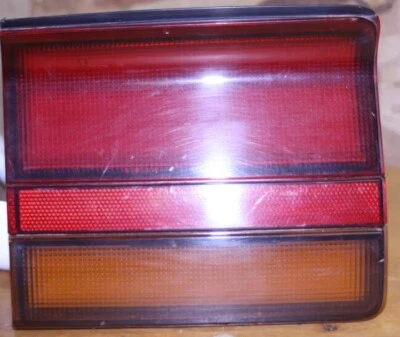 91 92 93 94 Saturn SC2 Tapa de cubierta interior Luz trasera Luz trasera LH Drivers Foto 1 de 3